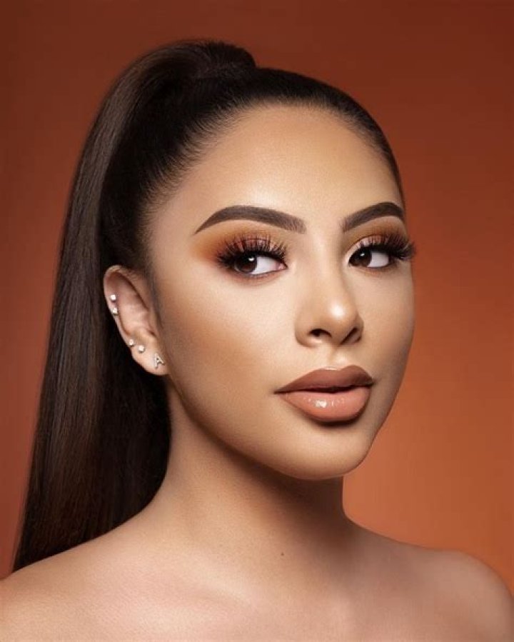 Who She Is, Her Career, Net Worth and Boyfriend