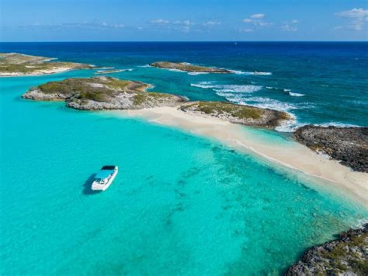 15 Best Places to Visit in The Bahamas