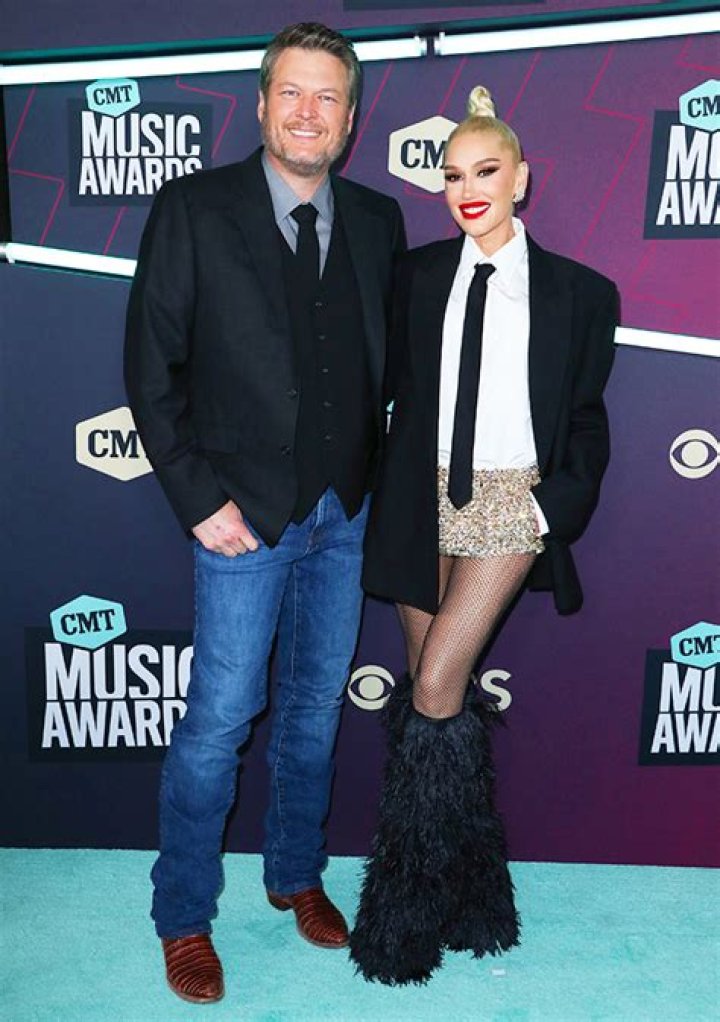 Celebrity couples who couldn't keep their hands off each other at the CMT Awards