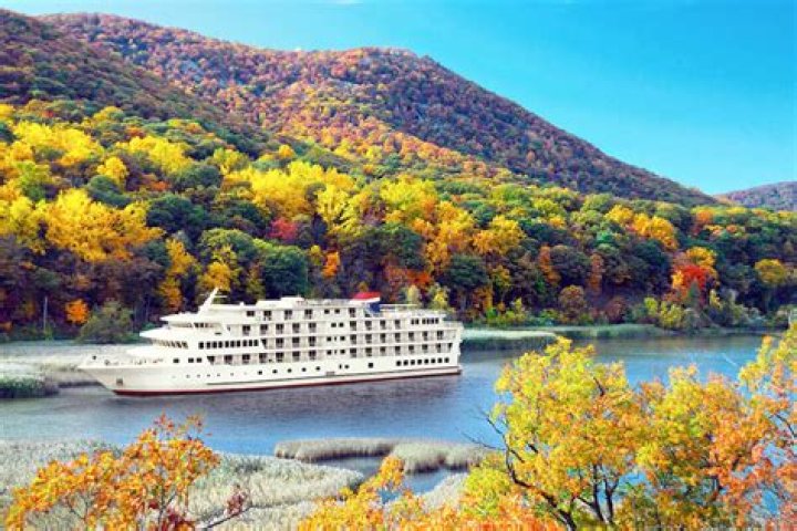 Best Fall Foliage Cruise Destinations