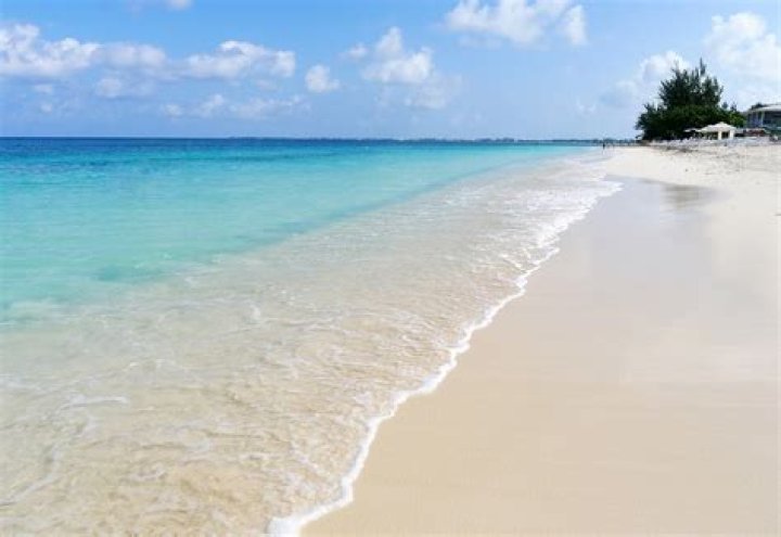 10 Best Beaches in Grand Cayman