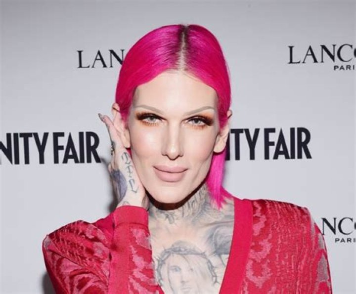 Jeffree Star Net Worth Reveal | Income Sources, Jeffree Star Cosmetics, House, Cars, Controversies, Nathan Schwandt, Kylie Jenner, YouTube/Instagram/Music/Makeup Earnings, Endorsements, Age 33