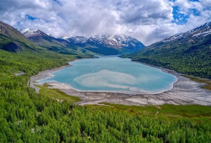 9 Magnificent Lakes in Alaska