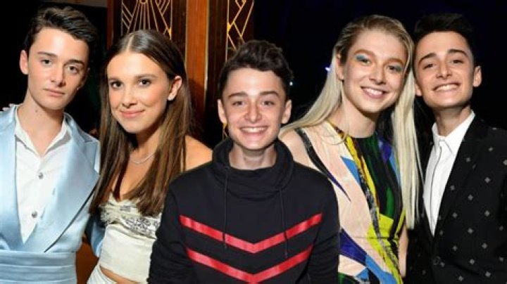 Noah Schnapp Girlfriend 2023 | Who’s His Present Dating Partner?