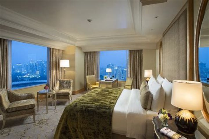 Royal Suite - Cruise Ship Suite on Celebrity Cruises