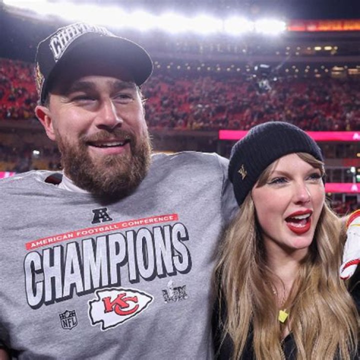 Taylor Swift and Travis Kelce spent all night in a hotel room for her fans