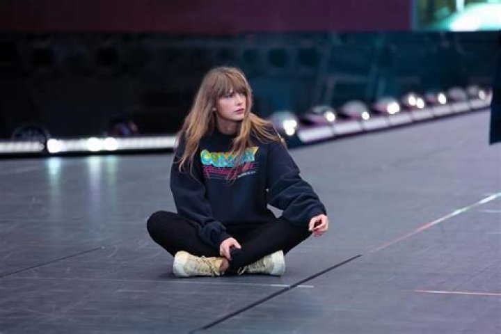 Taylor Swift stops singing along to her song Cruel Summer at Coachella suddenly