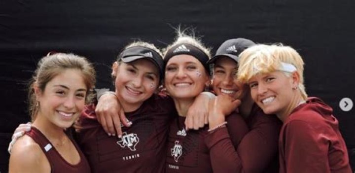Tennis Mary Stoiana Wiki Age And Parents Ethnicity