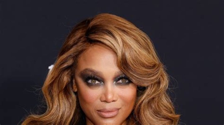 Tyra Banks Poster G114293 - CelebPoster.com