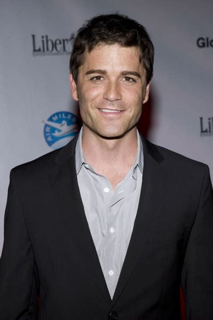 Yannick Bisson Height - CelebsHeight.org